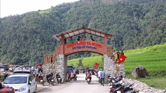 Nhộn nhịp chợ phiên Tà Mung ở Lai Châu