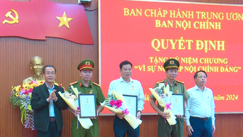 Dak Nong ពង្រឹងការដឹកនាំអនុវត្តការងារផ្ទៃក្នុងបក្សប្រកបដោយប្រសិទ្ធភាព