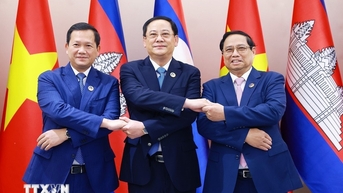 Đánh giá và thúc đẩy hợp tác giữa ba nước Việt Nam-Campuchia-Lào