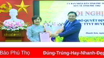 Công bố, trao quyết định bổ nhiệm Giám đốc Trung tâm y tế huyện Thanh Sơn