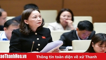 ĐBQH Cầm Thị Mẫn (Đoàn ĐBQH tỉnh Thanh Hóa) tham gia góp ý về dự án Luật sửa đổi, bổ sung một số điều của Luật Hoạt động giám sát của Quốc hội và HĐND