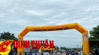 Cuộc đua xe đạp Nam Kỳ Khởi Nghĩa “Tranh cúp phát thanh VOH” lần thứ 25 xuất phát chặng 1 đến La Gi