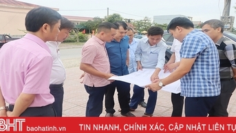 Cẩm Xuyên bàn giao mặt bằng dự án nâng cấp quốc lộ 8C
