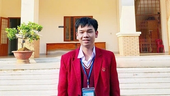 Giành ngôi thủ khoa Tin học toàn quốc ở tuổi 15