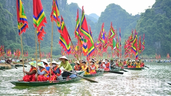 Lễ hội sắc vàng Tam Cốc Tràng An