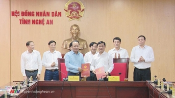 Đồng chí Nguyễn Nam Đình được uỷ quyền điều hành hoạt động Đảng đoàn HĐND tỉnh Nghệ An khóa XVIII