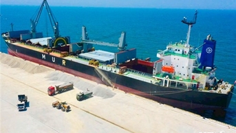 Cảng biển tổng hợp Cà Ná tiếp nhận tàu hàng trọng tải 55.970 tấn