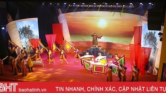 “ខ្យល់ថ្មី” ក្នុងកម្មវិធីសិល្បៈប្រពៃណីនៅ Ha Tinh