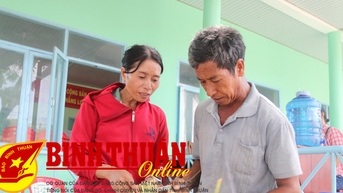 Truyền dạy nghề đan lát truyền thống cho 20 học viên người dân tộc thiểu số