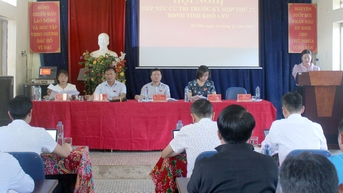 Chủ tịch HĐND tỉnh Lò Văn Phương tiếp xúc cử tri huyện Tủa Chùa
