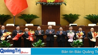 Quốc hội bầu Tổng Thư ký Quốc hội và phê chuẩn bổ nhiệm 2 Bộ trưởng, Thẩm phán Tòa án nhân dân tối cao