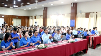 សរសើរ​ទាហាន​វ័យ​ក្មេង Dien Bien ធម្មតា​ចំនួន ៣០​នាក់​ក្នុង​ខេត្ត​ទាំង​មូល