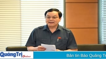 Đại biểu Quốc hội tỉnh Quảng Trị thảo luận tại tổ về các dự án luật