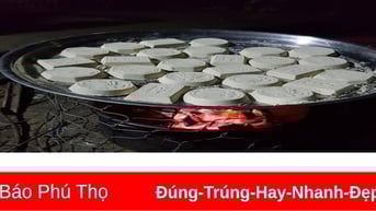 Bên bếp chờ bánh in