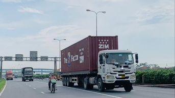 Thu hồi phù hiệu 450 phương tiện vận tải chạy quá tốc độ