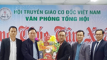 Lãnh đạo Mặt trận tỉnh Quảng Nam thăm, chúc tết cơ sở tôn giáo