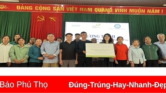 Trao hỗ trợ cho hộ nghèo tại xã Kim Thượng