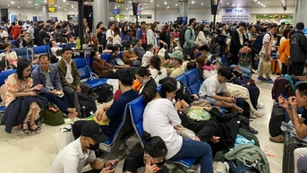 Hơn 650 chuyến bay bị chậm giờ ở Tân Sơn Nhất do thời tiết