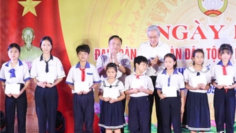 Ngày hội Đại đoàn kết toàn dân tộc năm 2024 liên Khu dân cư 1,2,3,4 phường Đông Hải