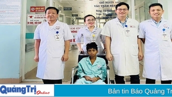 Quyên góp gần 45 triệu đồng hỗ trợ bệnh nhân 13 tuổi người dân tộc Vân Kiều