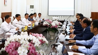 Lãnh đạo UBND tỉnh tiếp và làm việc với Tập đoàn Hùng Hậu