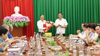 Ban Thường vụ Tỉnh ủy: Trao quyết định chuẩn y tham gia Ban Thường vụ Tỉnh ủy Ninh Thuận nhiệm kỳ 2020-2025