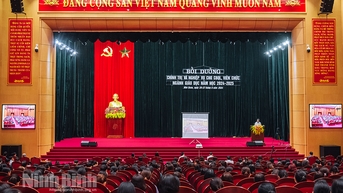 Nho Quan បើកថ្នាក់បណ្តុះបណ្តាលទ្រឹស្តីនយោបាយរដូវក្តៅឆ្នាំ ២០២៤