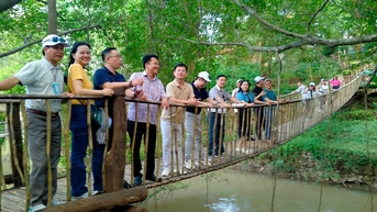 Đoàn Hiệp hội các Doanh nghiệp Khu công nghiệp Thành phố Hồ Chí Minh khảo sát sản phẩm, dịch vụ du lịch Đắk Lắk