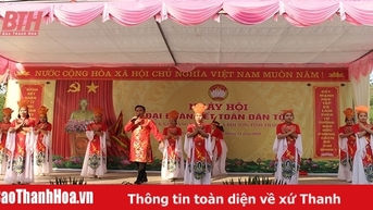 Góp phần làm phong phú đời sống văn hóa của thị xã công nghiệp