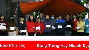 Mang quà Tết đến cho bệnh nhân “Xóm chạy thận” ở Việt Trì