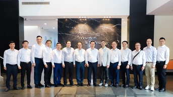 Chủ tịch UBND tỉnh Nguyễn Đức Trung gặp gỡ, làm việc với các doanh nghiệp thành phố Đông Quản