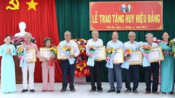 ទីក្រុងផាន់រាំង-ថាប់ចាម៖ ពិធីប្រគល់ផ្លាកសញ្ញាគណបក្ស