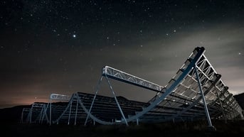 Canada bắt được tín hiệu radio lặp lại từ "thế giới hình elip"