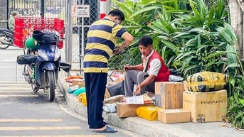 Nghề shipper, áp lực trên từng 'ngôi sao'