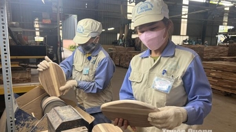 Ngành gỗ thích ứng với thị trường xuất khẩu