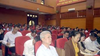 គណៈកម្មាធិការបក្សស្រុក Dien Bien សិក្សានិងយល់ឱ្យបានហ្មត់ចត់នូវសេចក្តីណែនាំ 05-CT/TW ស្តីពីបញ្ហាប្រធានបទក្នុងឆ្នាំ 2024