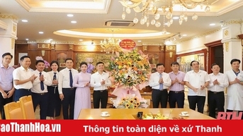 Phó Chủ tịch Thường trực UBND tỉnh chúc mừng Tổng Công ty CP Hợp Lực nhân Ngày Doanh nhân Việt Nam