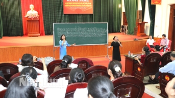 Hoa Lư khai mạc lớp bồi dưỡng hát Chèo hát Xẩm hát Văn và nâng cao kỹ năng sử dụng nhạc cụ dân tộc