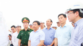 Phấn đấu thông tuyến cao tốc Bắc - Nam từ nút giao Diễn Cát đến nút giao Quốc lộ 46B vào dịp 30/4