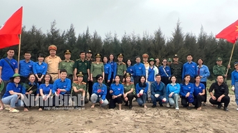 Phát động trồng 3 000 cây phi lao và trao tặng 150 áo phao cho ngư dân huyện Kim Sơn