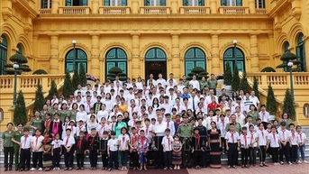 Chủ tịch nước gặp mặt, biểu dương con liệt sĩ công an, con nuôi công an xã, thiếu nhi tiêu biểu