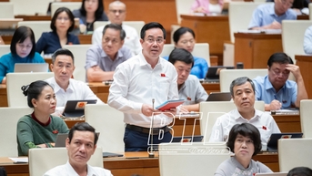 Quốc hội thảo luận về tình hình kinh tế - xã hội và ngân sách nhà nước