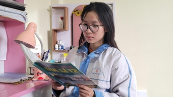 Nữ sinh giành giải nhì học sinh giỏi quốc gia tặng người cha liệt sĩ