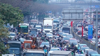 Giao thông Thủ đô 'căng như dây đàn' trong ngày làm việc cuối cùng