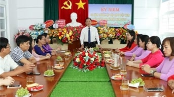Lãnh đạo tỉnh thăm, chúc mừng Hội Liên hiệp Phụ nữ tỉnh nhân ngày 20/10