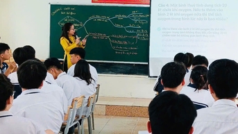 គ្រូបង្រៀននៅទីក្រុងហាណូយនឹងទទួលបានរង្វាន់យោងតាមក្រឹត្យលេខ ៧៣