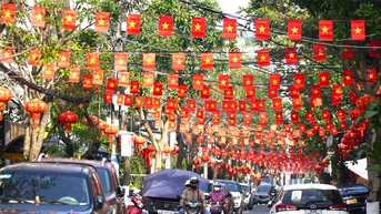 Người dân Đà Nẵng góp tiền làm những con đường rực sắc Tết