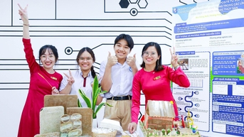 គម្រោងរបស់សិស្សសាលាអាស៊ីចំនួន 5 បានឈ្នះពានរង្វាន់ថ្នាក់ទីក្រុង