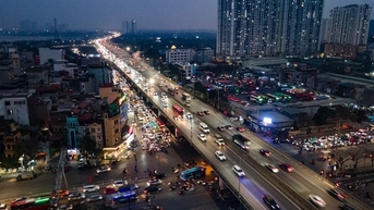 Cửa ngõ Hà Nội càng về tối càng đông nghẹt