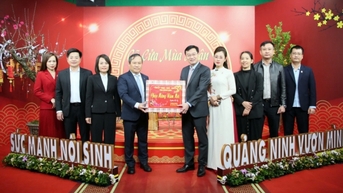Đồng chí Bí thư Tỉnh ủy thăm, động viên và chúc Tết một số cơ quan, đơn vị trên địa bàn TP Hạ Long